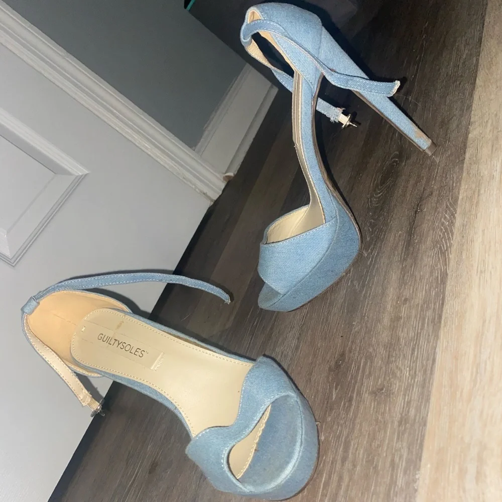 Light blue high heels - Picture 2 of 4